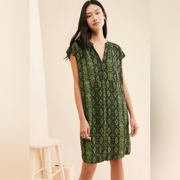 Anthropologie Dresses & Skirts - Anthropologie Rachel Tunic Dress
Green Snake Size M